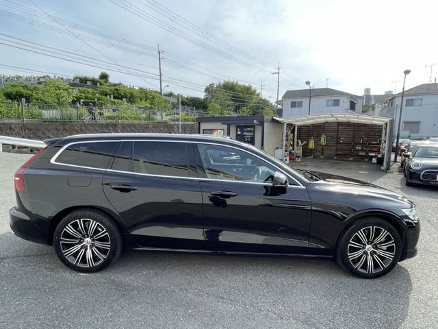 Volvo V60 2021-02 21919-10