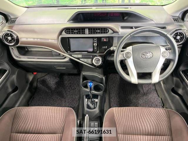 Toyota AQUA 2017-06 314219-1
