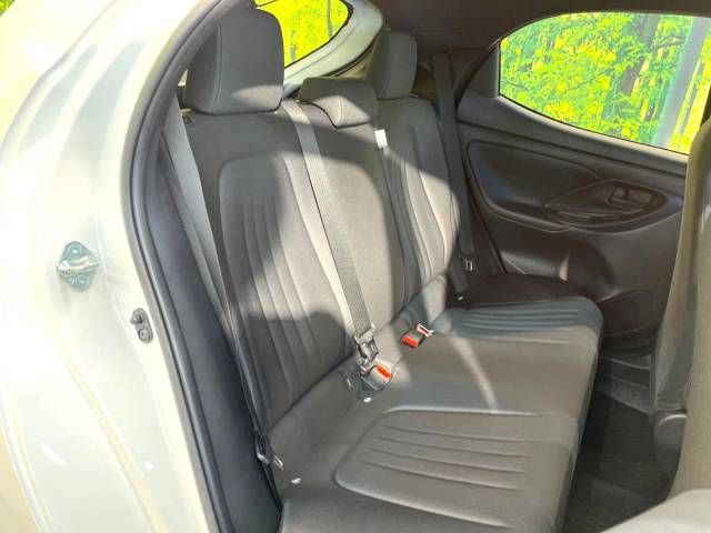 Toyota YARIS 2020-10 25038-9