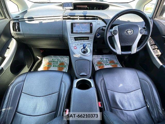 Toyota PRIUS 2013-12 351079-1