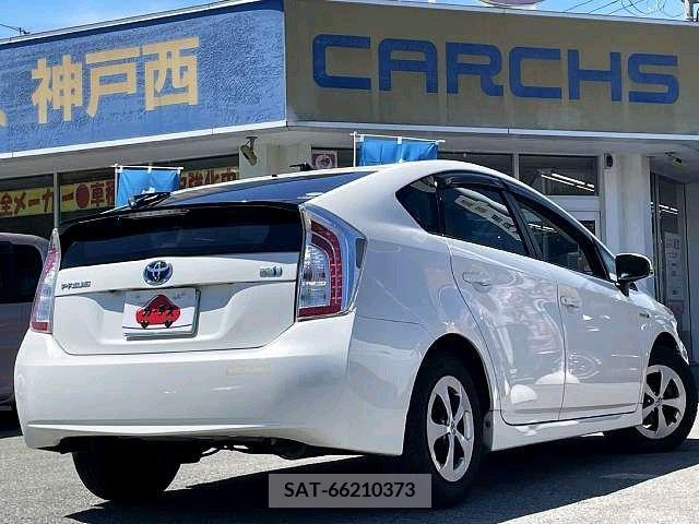 Toyota PRIUS 2013-12 351079-2