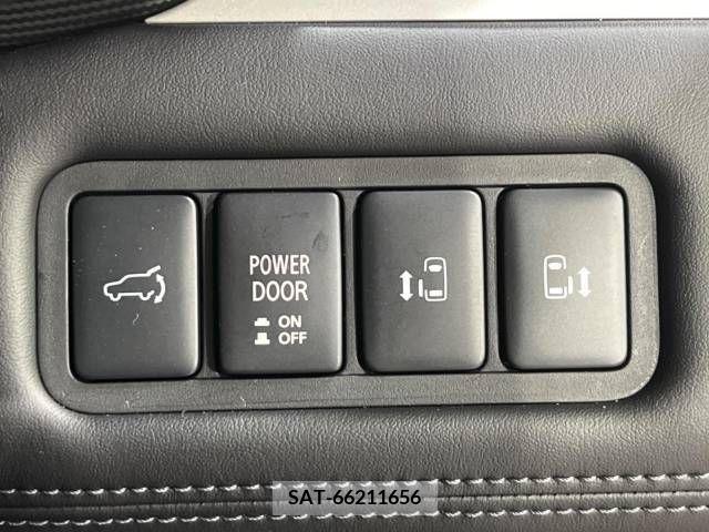 Mitsubishi DELICA D5 2023-03 267470-5