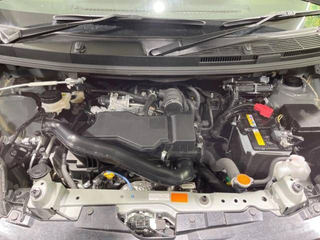 Toyota ROOMY 2023-04 190517-18