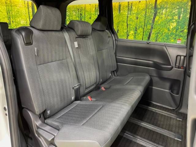 Toyota NOAH 2023-07 188071-9