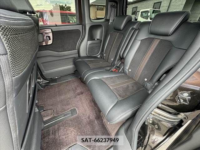 Honda N BOX CUSTOM 2018-05 336371-18