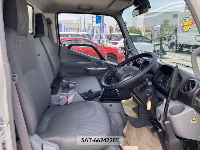 Hino DUTRO 2023-02 255099-10