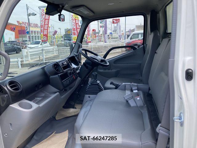 Hino DUTRO 2023-02 255099-11