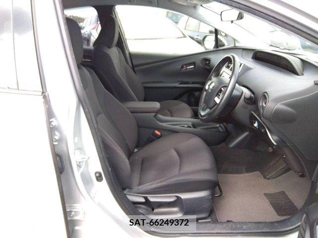 Toyota PRIUS 2016-05 218145-4