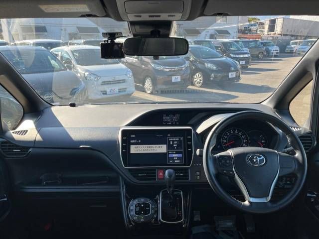 Toyota NOAH 2018-11 185458-1