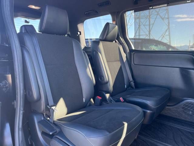 Toyota NOAH 2018-11 185458-9