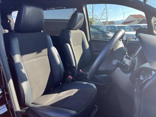 Toyota NOAH 2018-11 185458-8