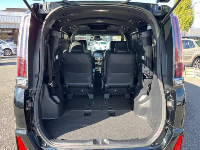 Toyota NOAH 2018-11 185458-11