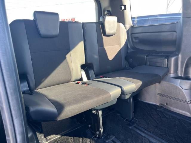 Toyota NOAH 2018-11 185458-10