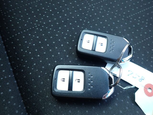Honda FIT HYBRID 2016-10 15947-18