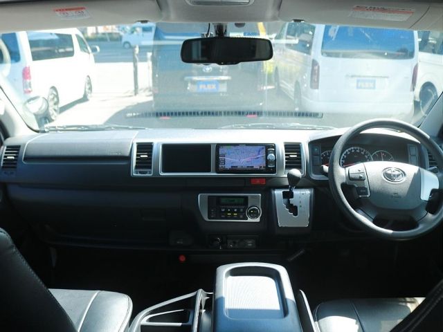 Toyota HIACE WAGON 2018-01 6505-1