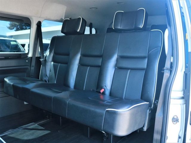 Toyota HIACE WAGON 2018-01 6505-11