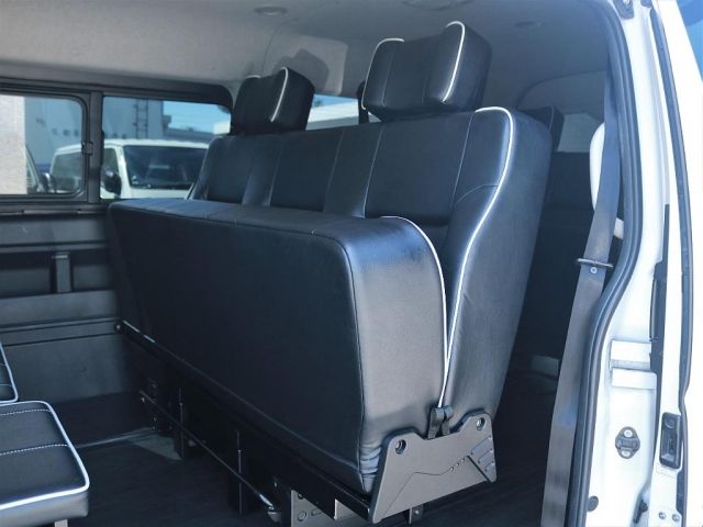 Toyota HIACE WAGON 2018-01 6505-12