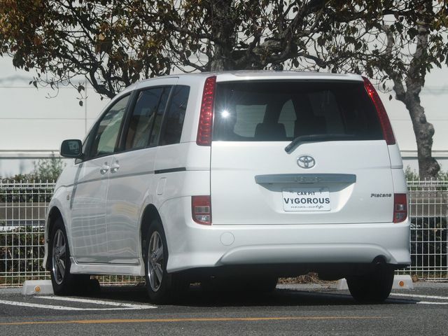 Toyota ISIS 2006-03 1413-2