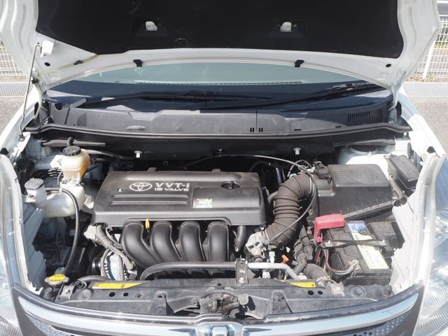 Toyota ISIS 2006-03 1413-24