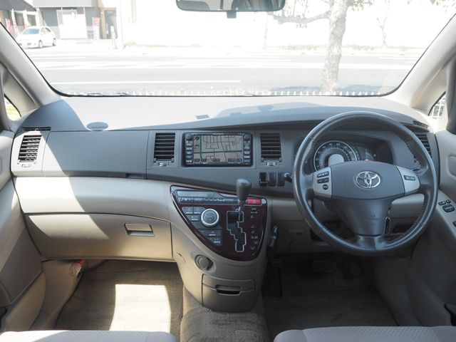 Toyota ISIS 2006-03 1413-13