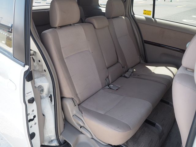 Toyota ISIS 2006-03 1413-20