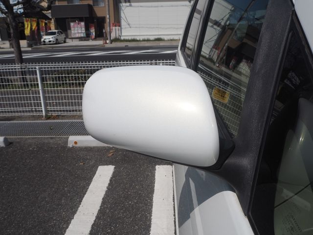 Toyota ISIS 2006-03 1413-25