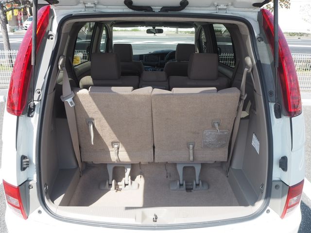 Toyota ISIS 2006-03 1413-23