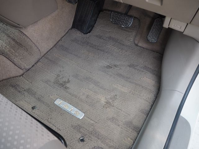 Toyota ISIS 2006-03 1413-21