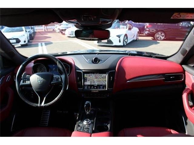 Maserati LEVANTE 2018-08 182470-1