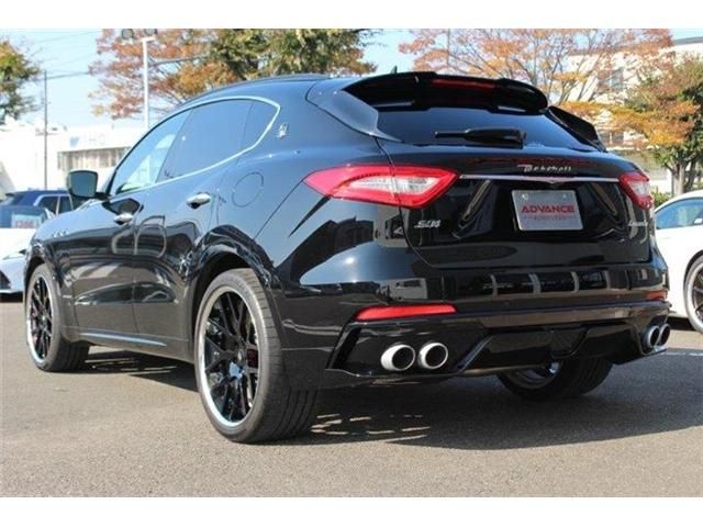 Maserati LEVANTE 2018-08 182470-2