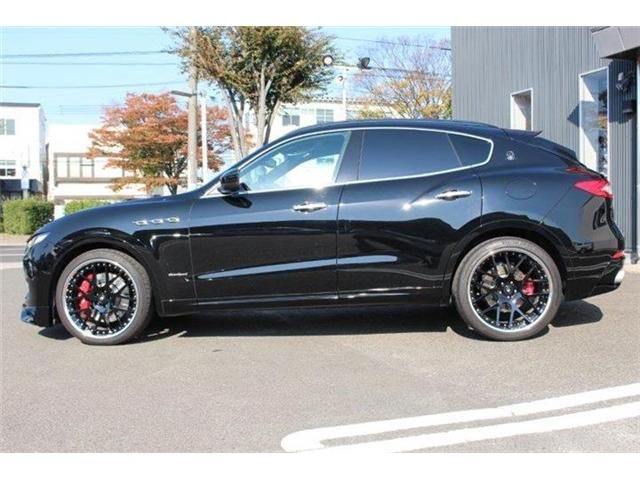 Maserati LEVANTE 2018-08 182470-3