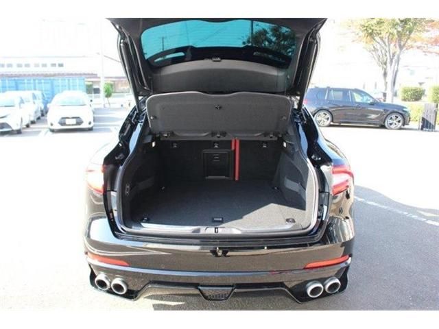Maserati LEVANTE 2018-08 182470-6