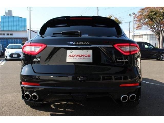 Maserati LEVANTE 2018-08 182470-10