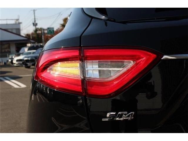 Maserati LEVANTE 2018-08 182470-12