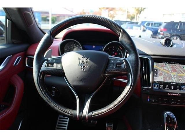 Maserati LEVANTE 2018-08 182470-15
