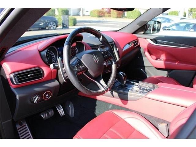 Maserati LEVANTE 2018-08 182470-16