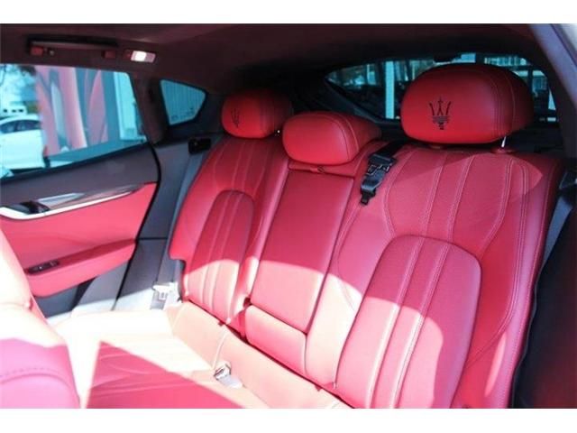 Maserati LEVANTE 2018-08 182470-18