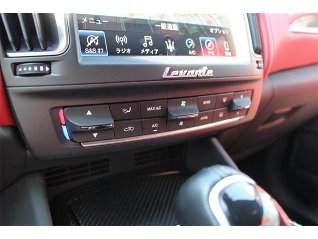 Maserati LEVANTE 2018-08 182470-23