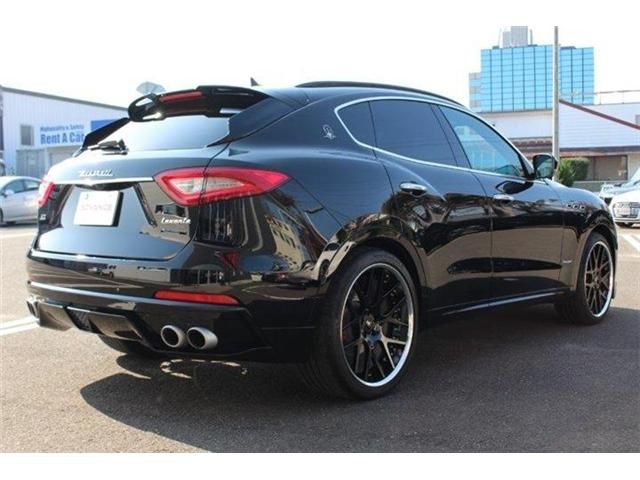 Maserati LEVANTE 2018-08 182470-27