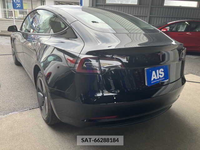 Tesla MODEL 3 2021-07 310894-2