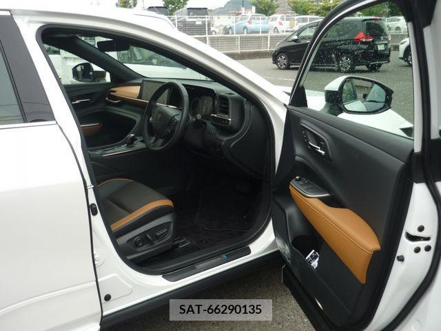 Toyota CROWN 2023-04 316702-1