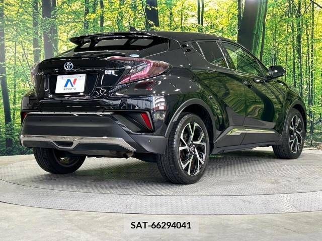 Toyota C-HR 2017-04 322963-17