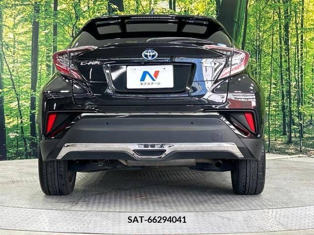 Toyota C-HR 2017-04 322963-15