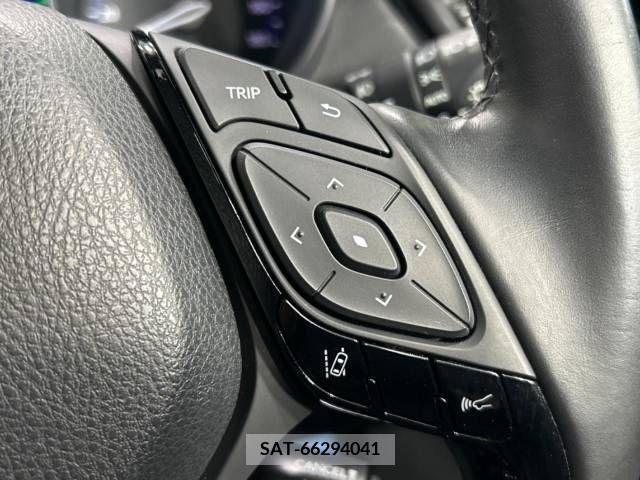 Toyota C-HR 2017-04 322963-5
