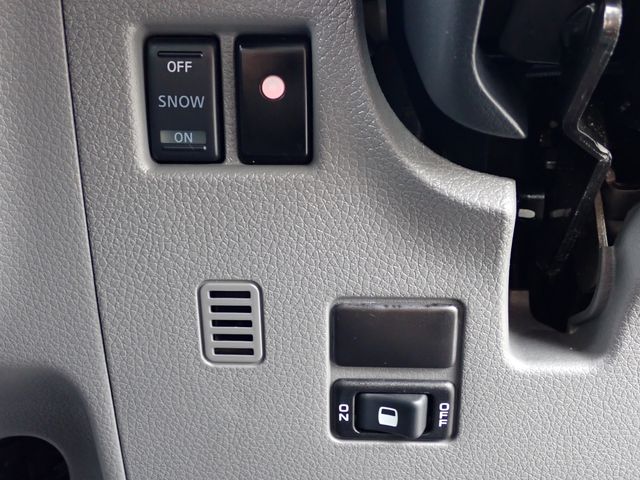 Nissan CARAVAN WAGON 2017-08 15111-13