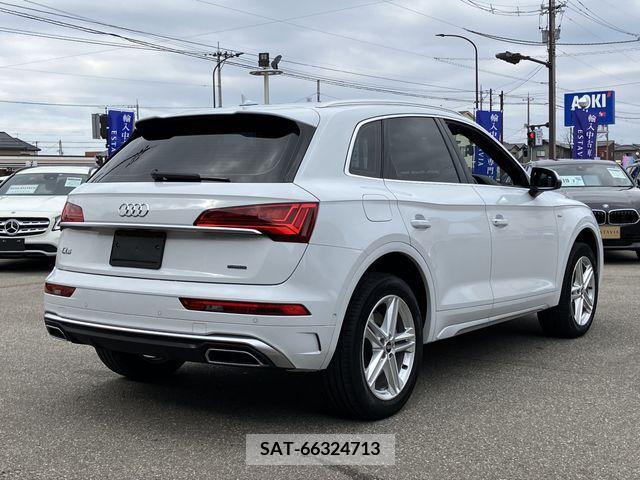 Audi Q5 2021-08 212967-2