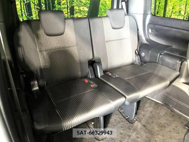 Toyota VOXY 2019-03 236311-13