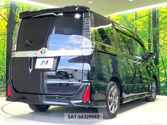 Toyota VOXY 2019-03 236311-18