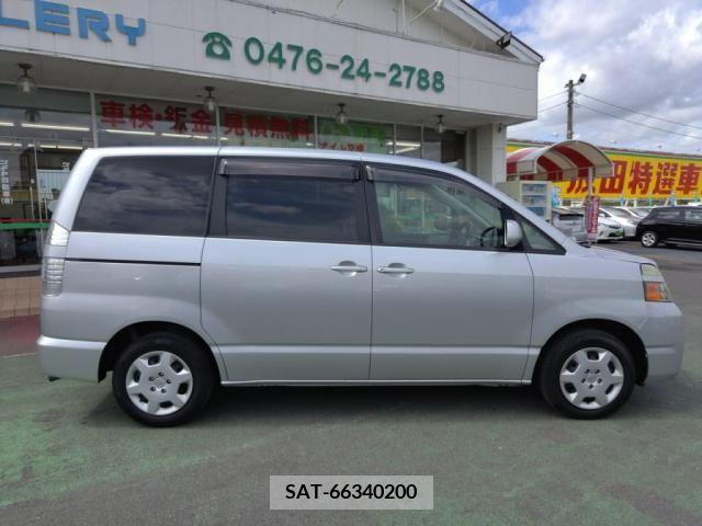 Toyota VOXY 2005-06 370492-10