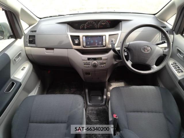 Toyota VOXY 2005-06 370492-2